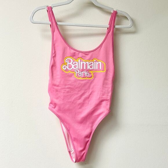 NWT Balmain x Barbie Logo Scoop Neck Open Back One-Piece Swimsuit Pink Size 34/2 - Picture 3 of 8